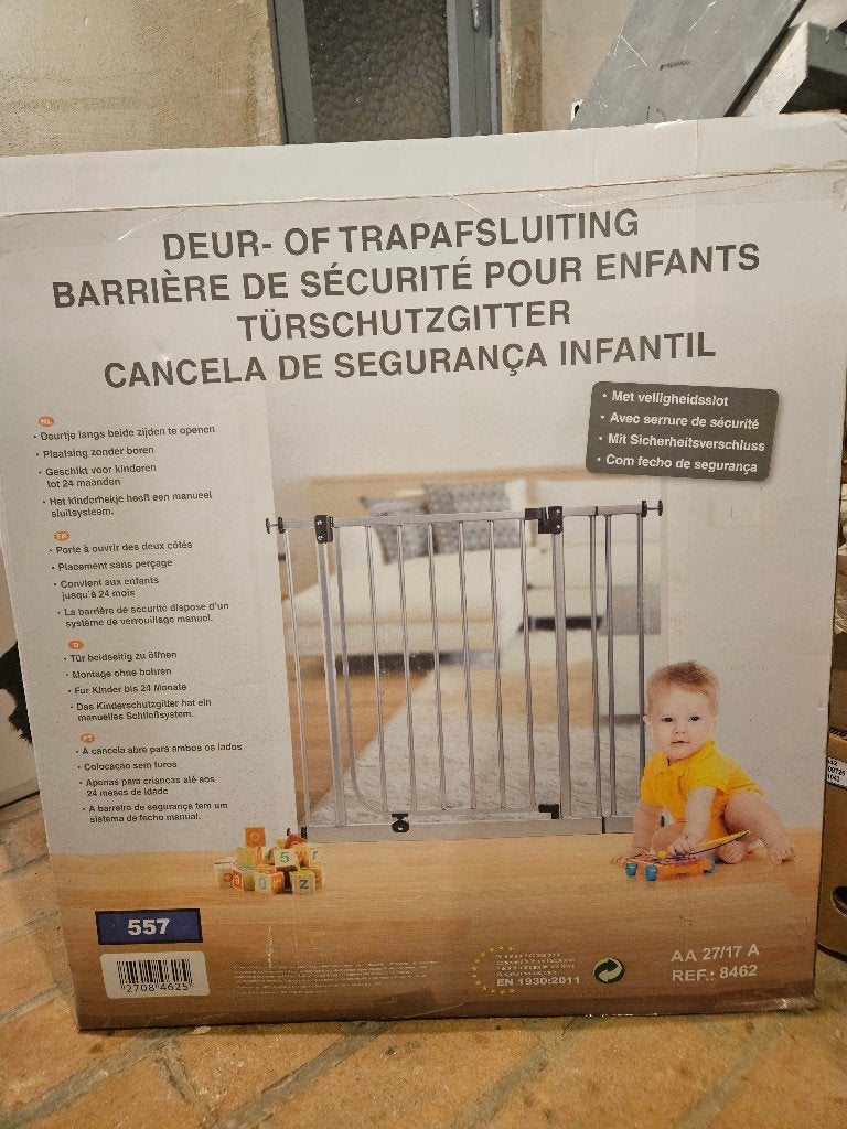 Grijze metalen traphekjes nog in originele verpakking, Ophalen, Zo goed als nieuw