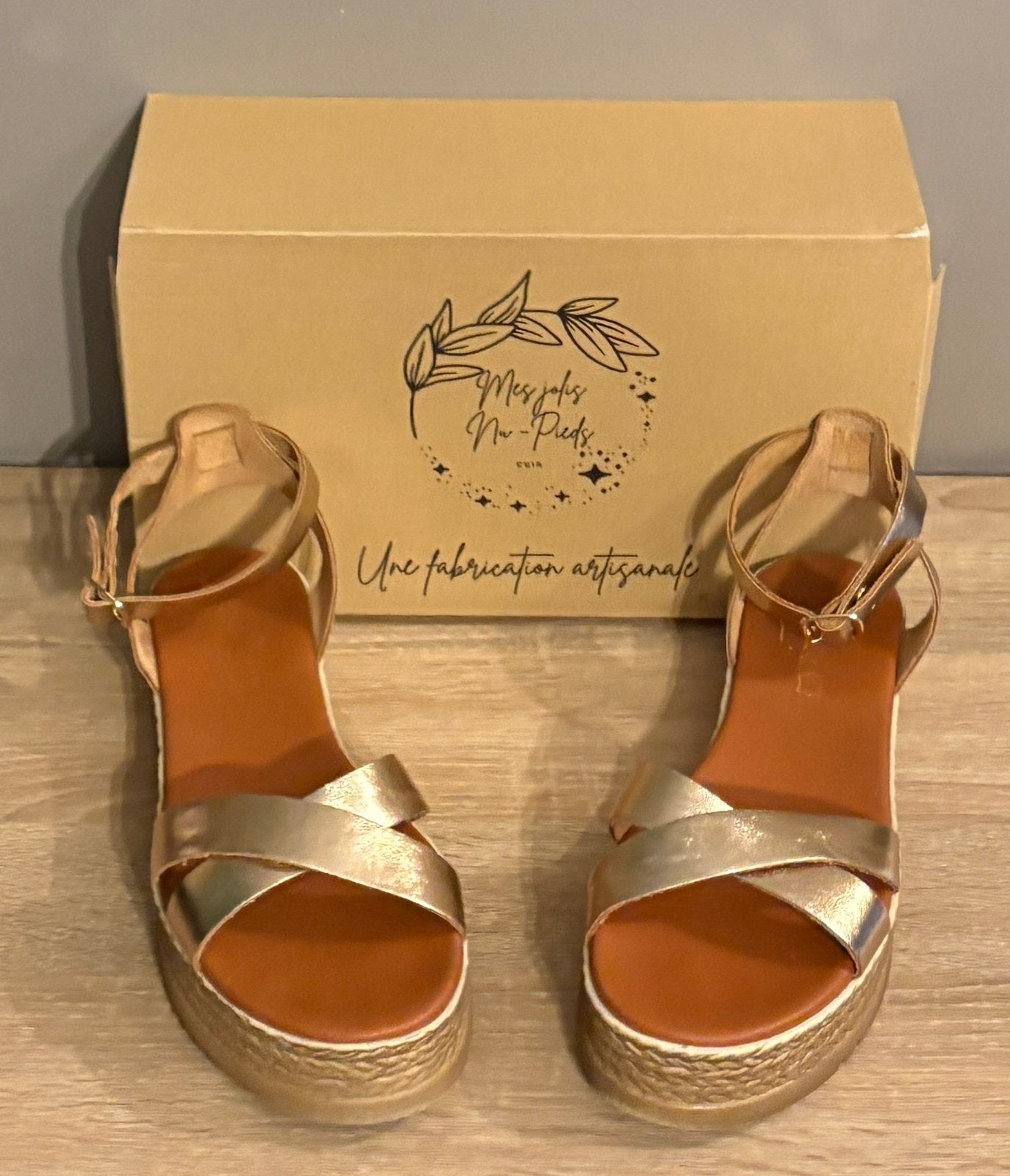 Sandales roses métallisées - 39 - 45€, Enlèvement ou Envoi, Rose, Comme neuf, Sandales et Mûles
