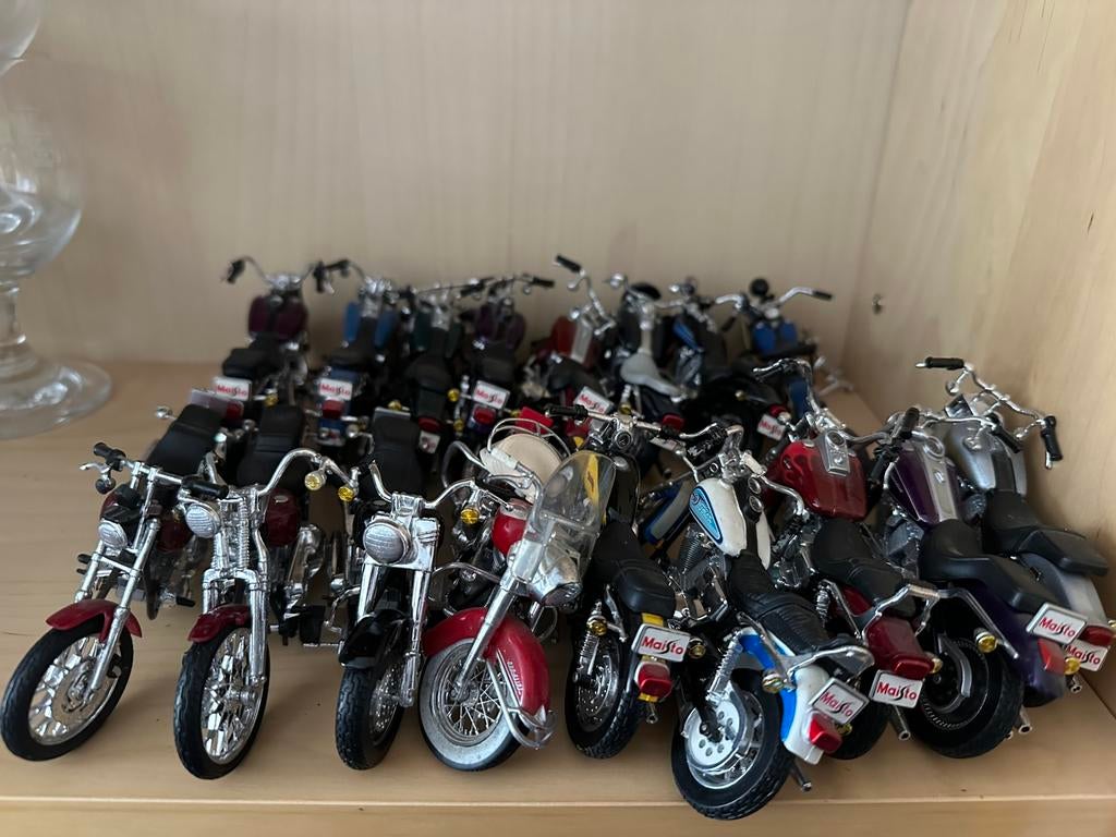 17 motos harley, Enlèvement, Comme neuf