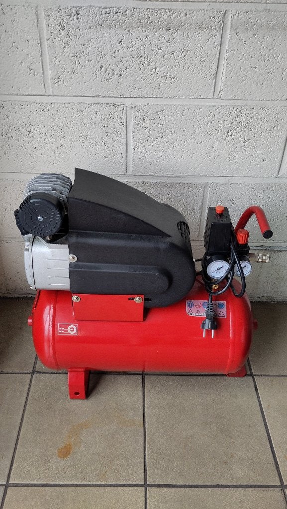 Nieuwe Intertec PEOPLE 24 Luchtcompressor 24L 2 PK 8 bar, Doe-het-zelf en Bouw, Compressors, Nieuw, Minder dan 25 liter, Ophalen