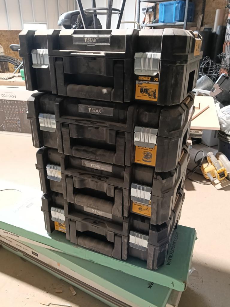 Les boîtes de rangement Walt, Enlèvement