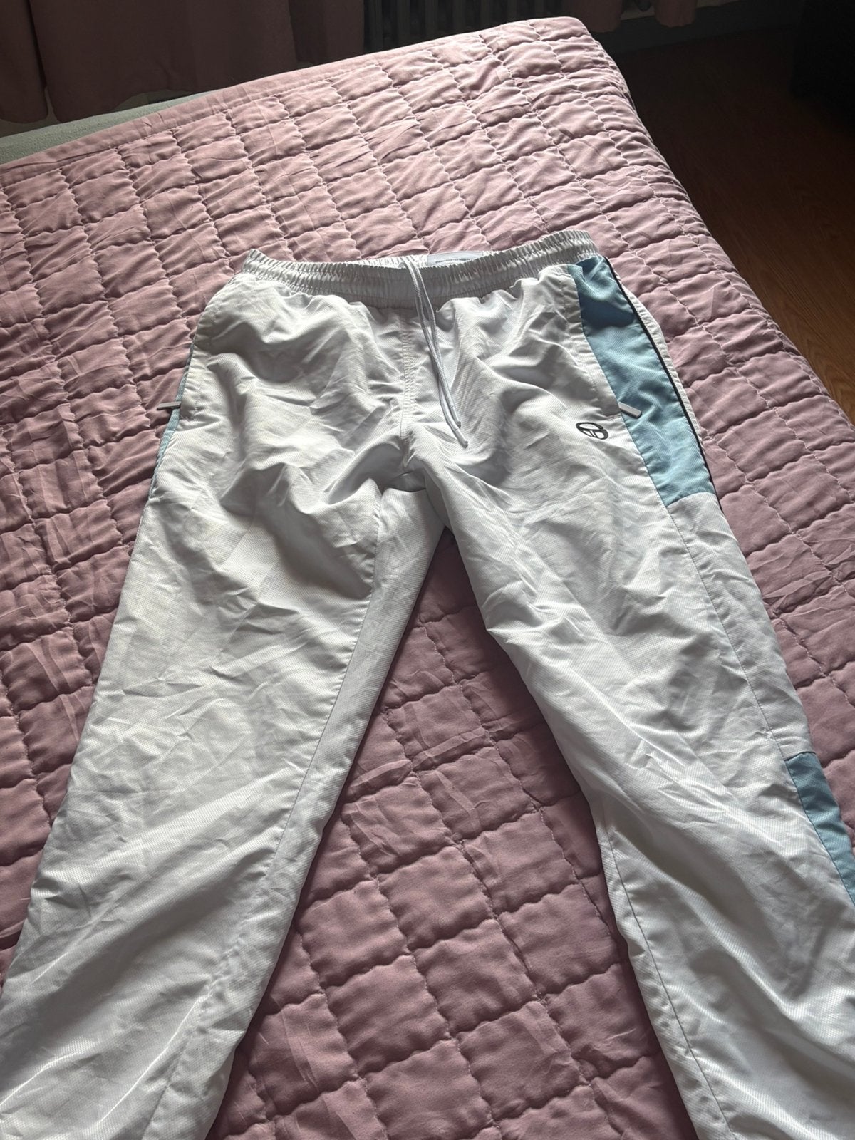 Bas sergio tacchini taille M, Vêtements | Hommes, Pantalons, Enlèvement ou Envoi, Comme neuf, Taille 48/50 (M), Bleu