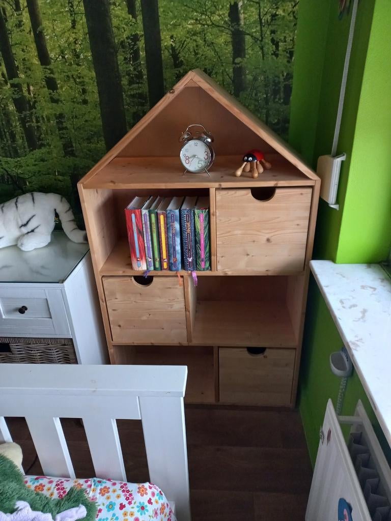 Poppenhuis/bibliotheek, Enlèvement