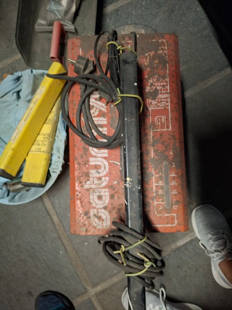 70 € à discuter  Ancien poste à souder à l’arc Hilti, Ophalen, Gebruikt