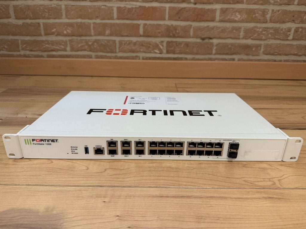 Fortinet Fortigate 100E, Computers en Software, Routers en Modems, Ophalen of Verzenden, Gebruikt, Router, Fortinet - Fortigate