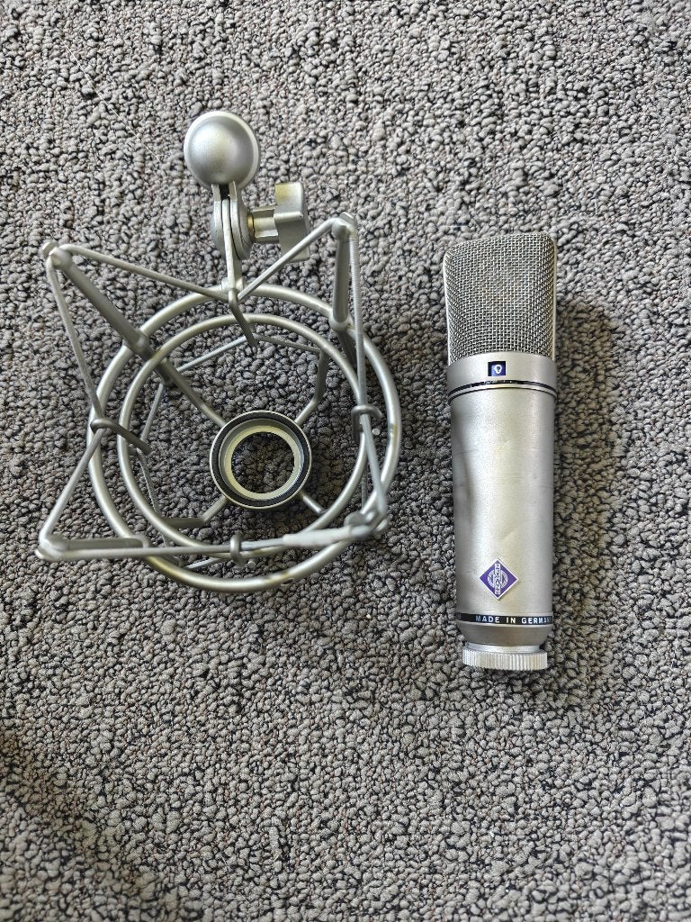 Neumann U89 + Shockmount, Muziek en Instrumenten, Ophalen, Gebruikt, Studiomicrofoon