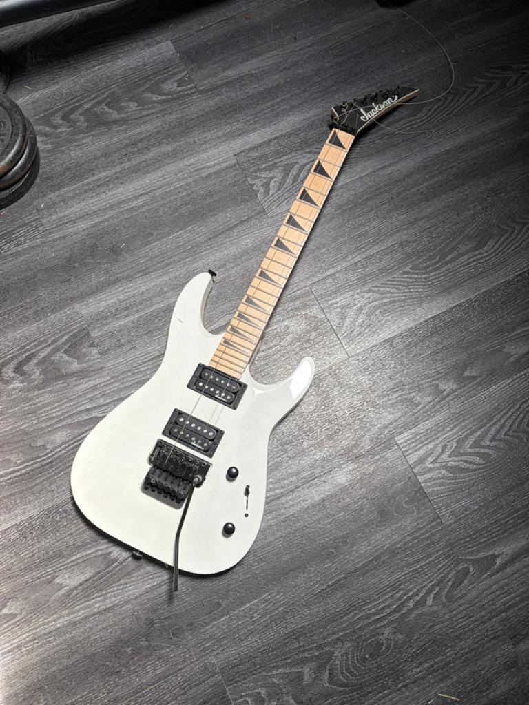 Guitare électrique Jackson, Musique & Instruments, Instruments à corde | Guitares | Électriques, Enlèvement, Comme neuf