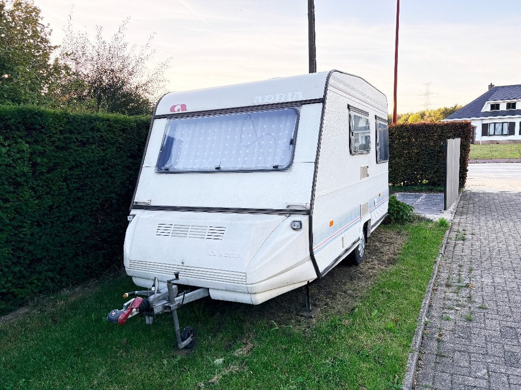 ADRIA OPTIMA 400, Caravanes & Camping, Jusqu'à 4, Coin salon convertible, Auvent, Particulier