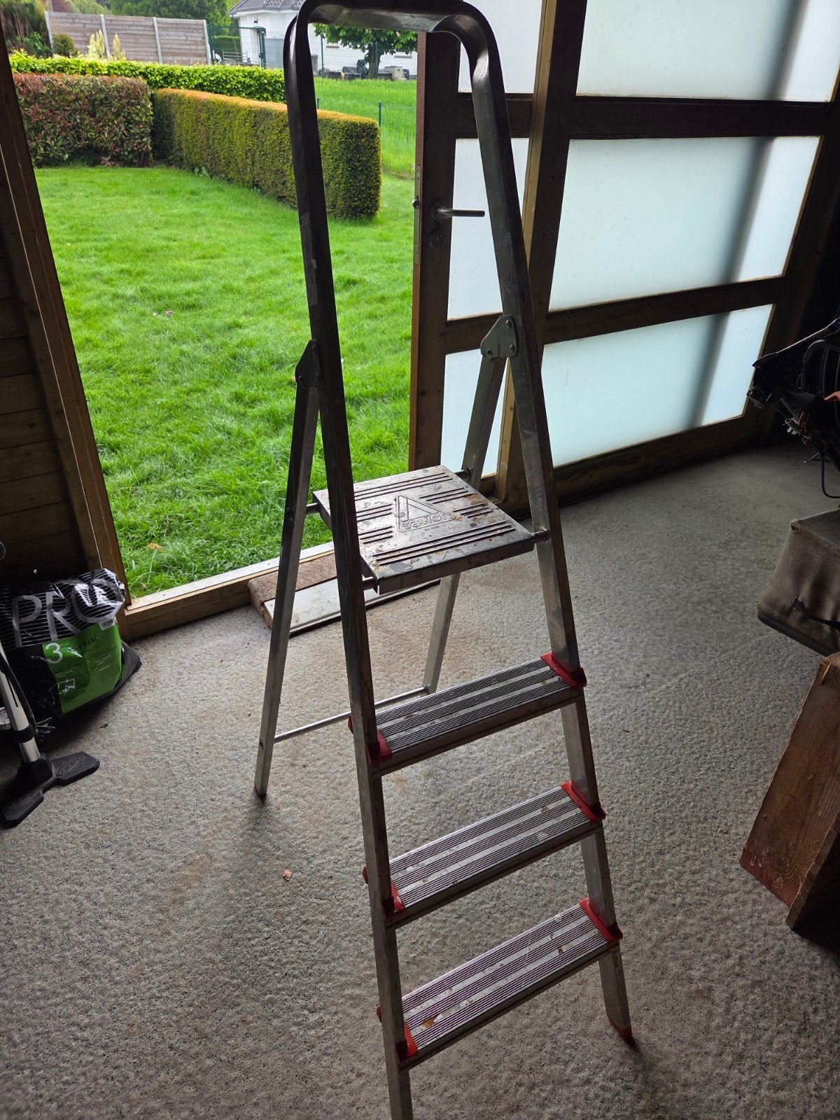 ladder 4 treden, Doe-het-zelf en Bouw, Ladders en Trappen, Ophalen, Ladder