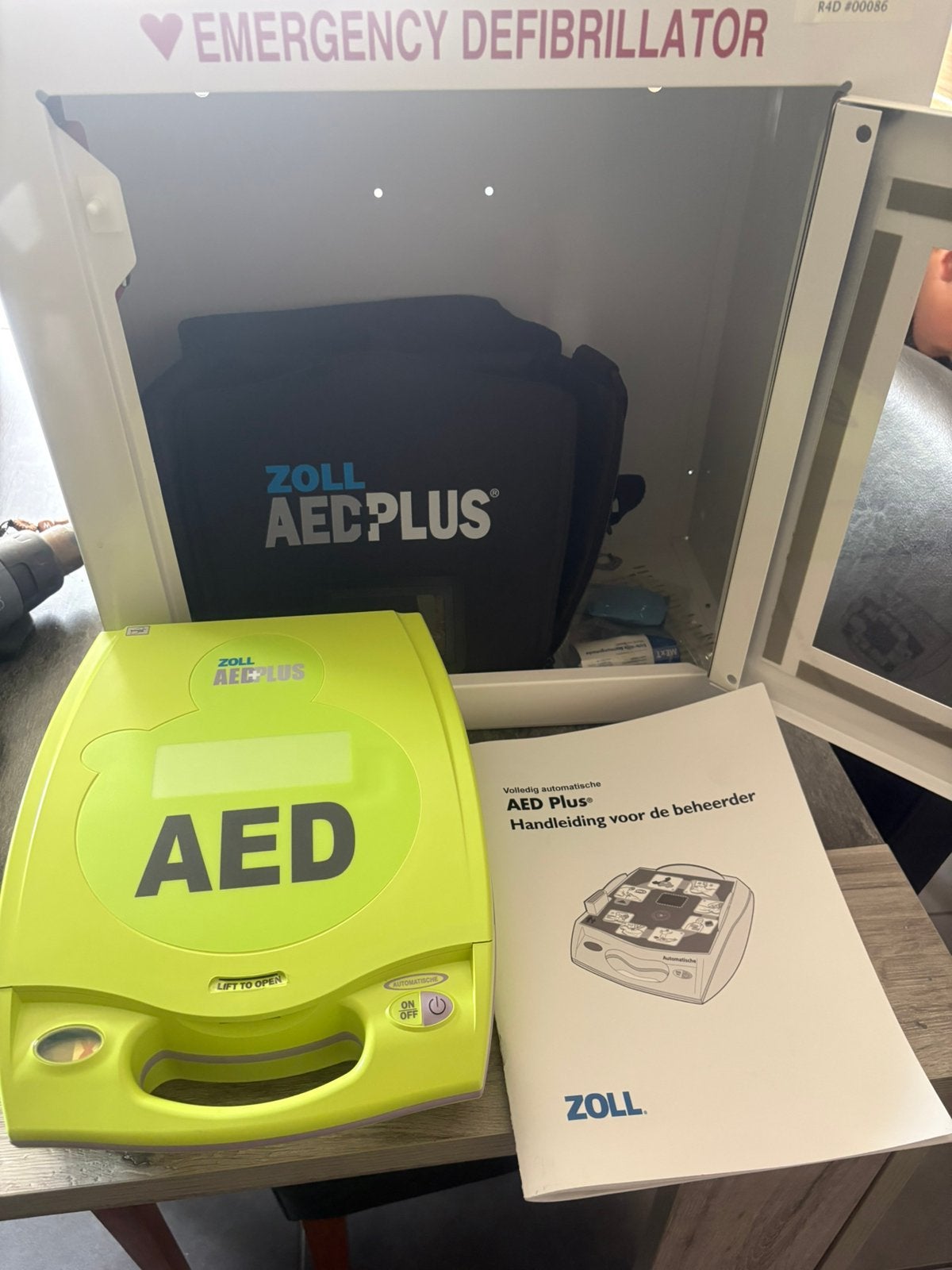 AED Zoll volautomatische defribillator, Diversen, Ophalen, Zo goed als nieuw