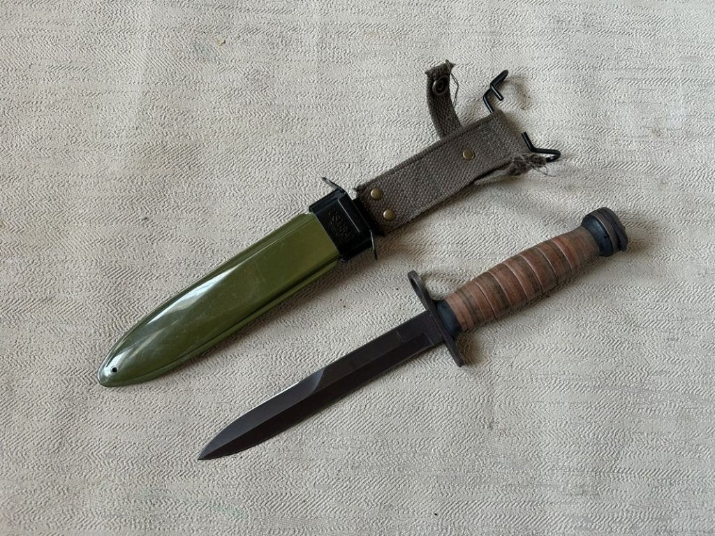 wo2 - US M1 carbine bajonet, met schede - kopie, Ophalen of Verzenden, Landmacht, Mes of Dolk