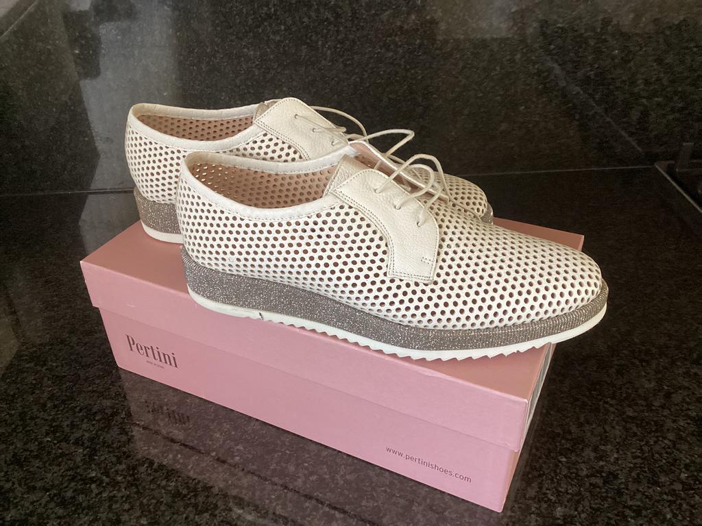 Dames sneakers Pertini wit 39, Kleding | Dames, Schoenen, Ophalen of Verzenden, Nieuw, Wit, Sneakers