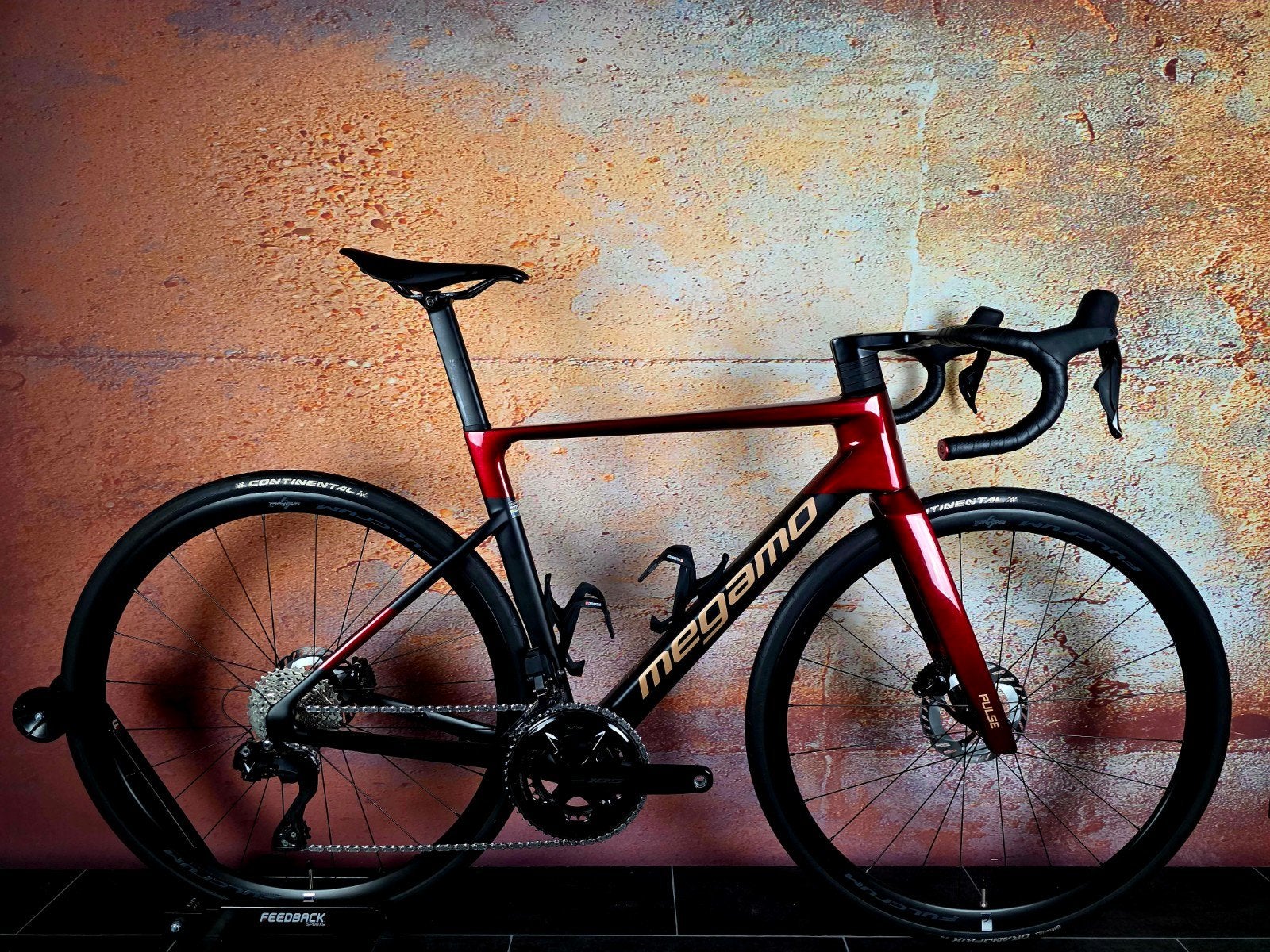 Megamo Pulse 15 *2025*Di2*12sp*105*M54*Carbon cockpit*ZGAN, Fietsen en Brommers, 28 inch, Zo goed als nieuw, Megamo, Meer dan 20 versnellingen