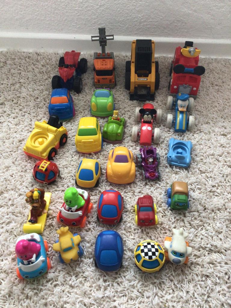 Lots de 26 voitures, Enfants & Bébés, Jouets | Véhicules en jouets, Enlèvement, Comme neuf