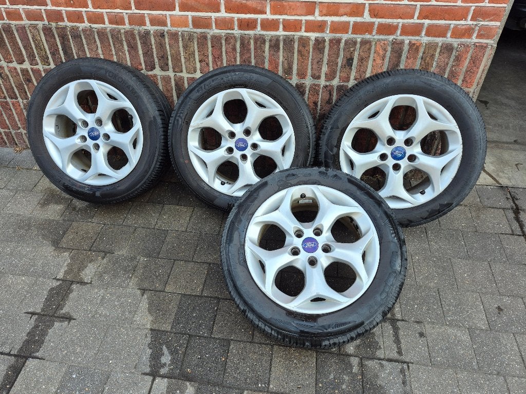 Set velgen + banden Ford, Auto-onderdelen, Banden en Velgen, Ophalen, Gebruikt, 16 inch, 205 mm