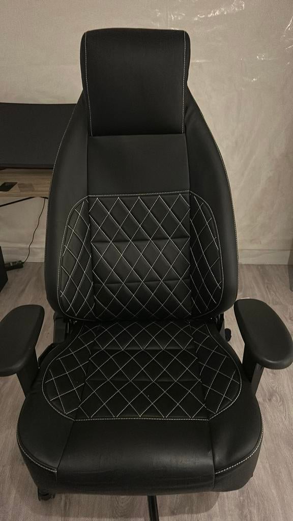 Mercedes gaming chair, Huis en Inrichting, Ophalen