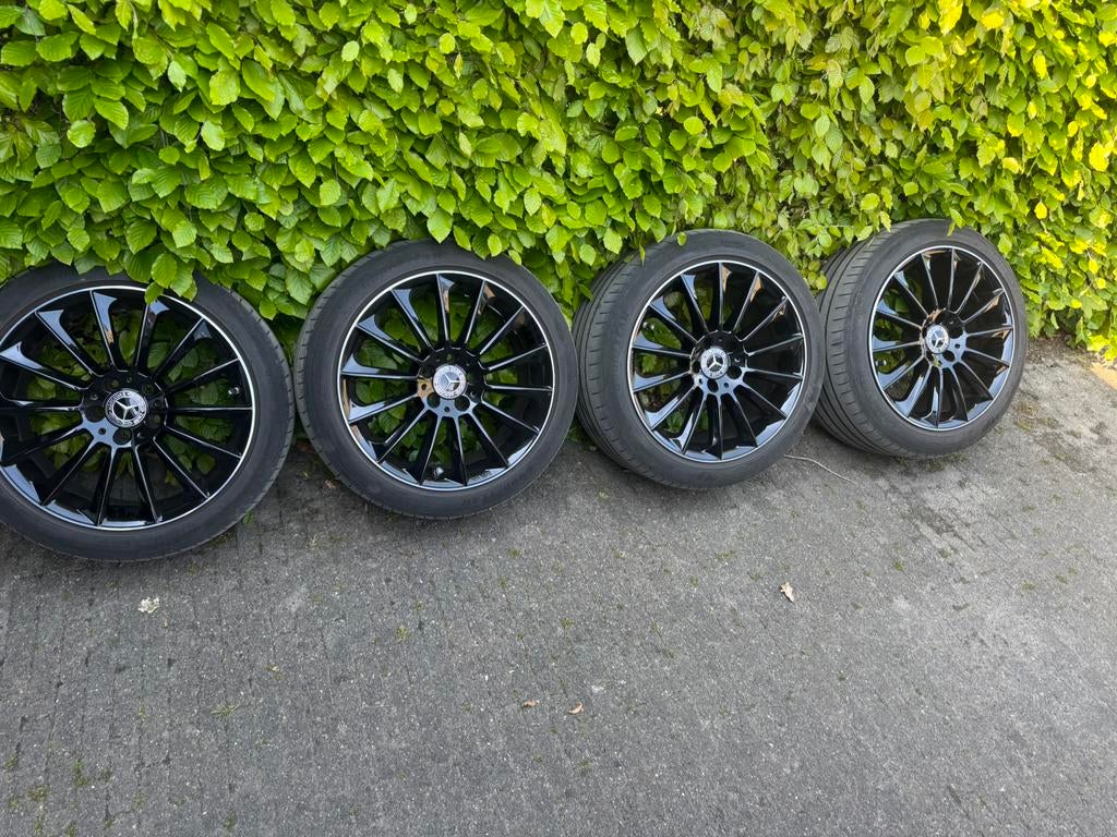 Breedset zomerbanden + velgen 18inch AMG, Auto-onderdelen, Ophalen, 18 inch, Gebruikt, Banden en Velgen