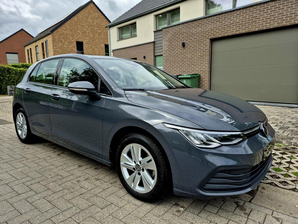 VW Golf Vlll 2.0tdi Jaar 2022 1e rekwisiet, Auto's, Stof, Lichtsensor, 5 deurs, Zilver of Grijs