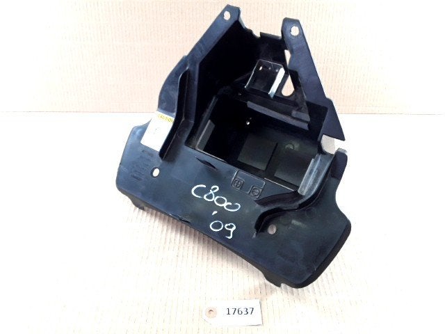C800 2001 - 2010 Suzuki Batterijbak D1-32113