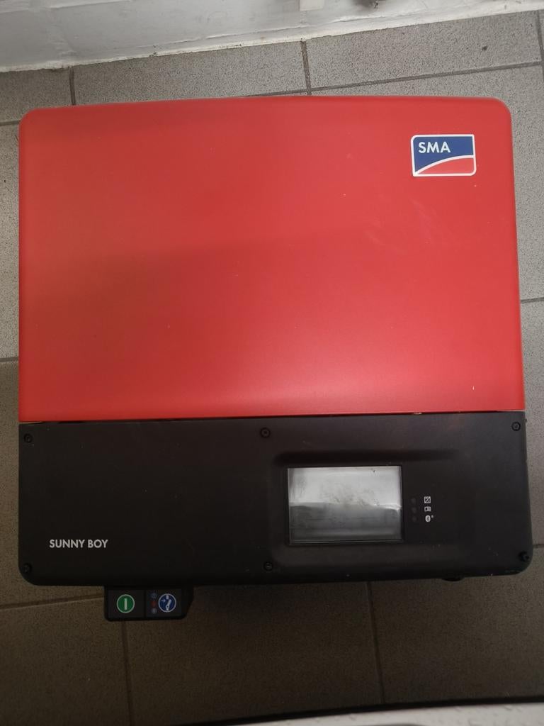 Onduleur à panneau solaire, Enlèvement, Utilisé, Autres types, 200 watts-crêtes ou plus
