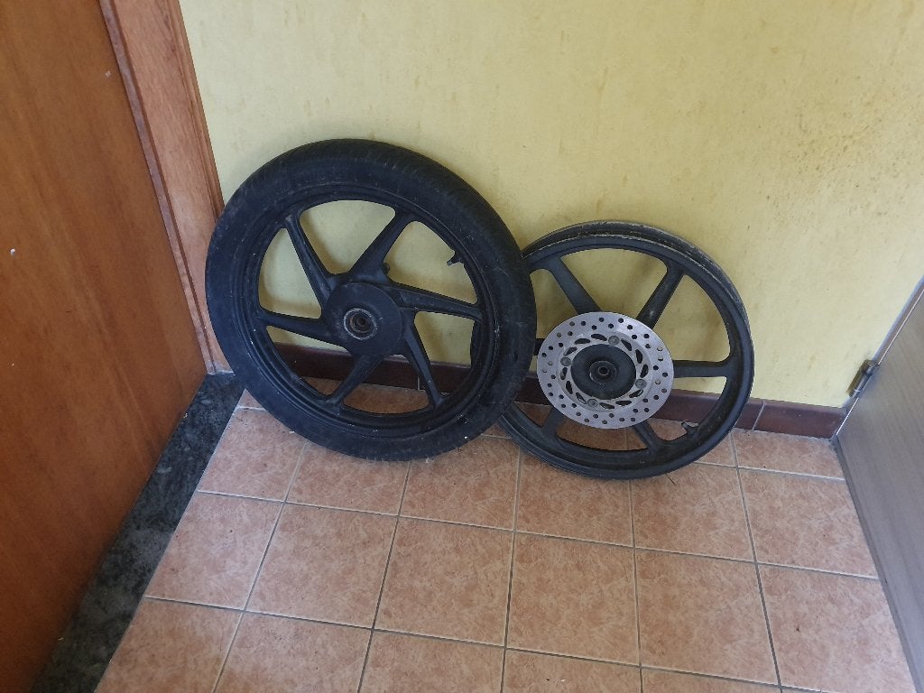 honda cbf  125 wielen set, Motoren, Ophalen of Verzenden, Gebruikt