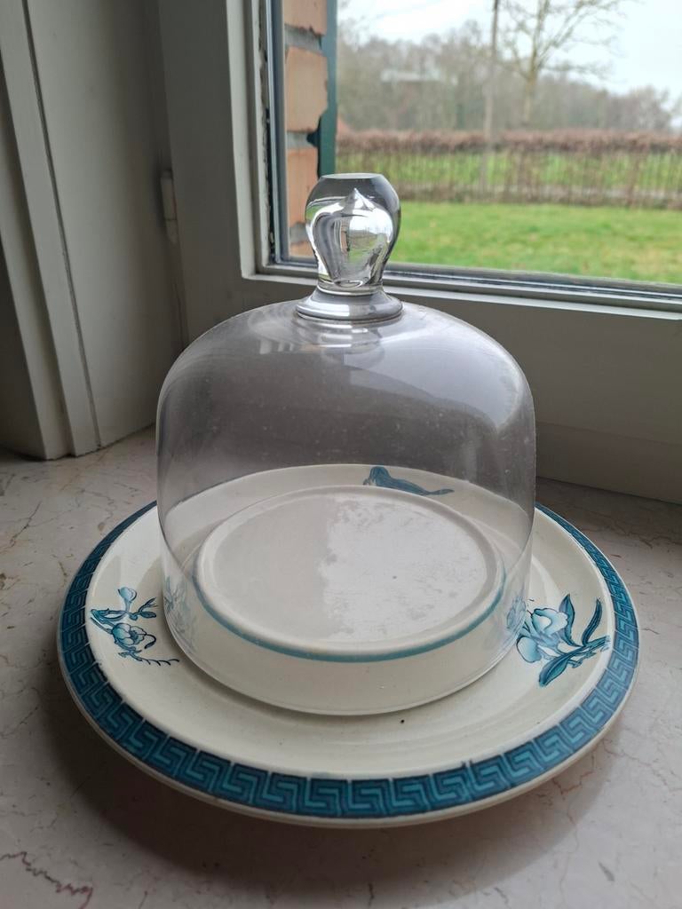 Bord met stolp, Ophalen