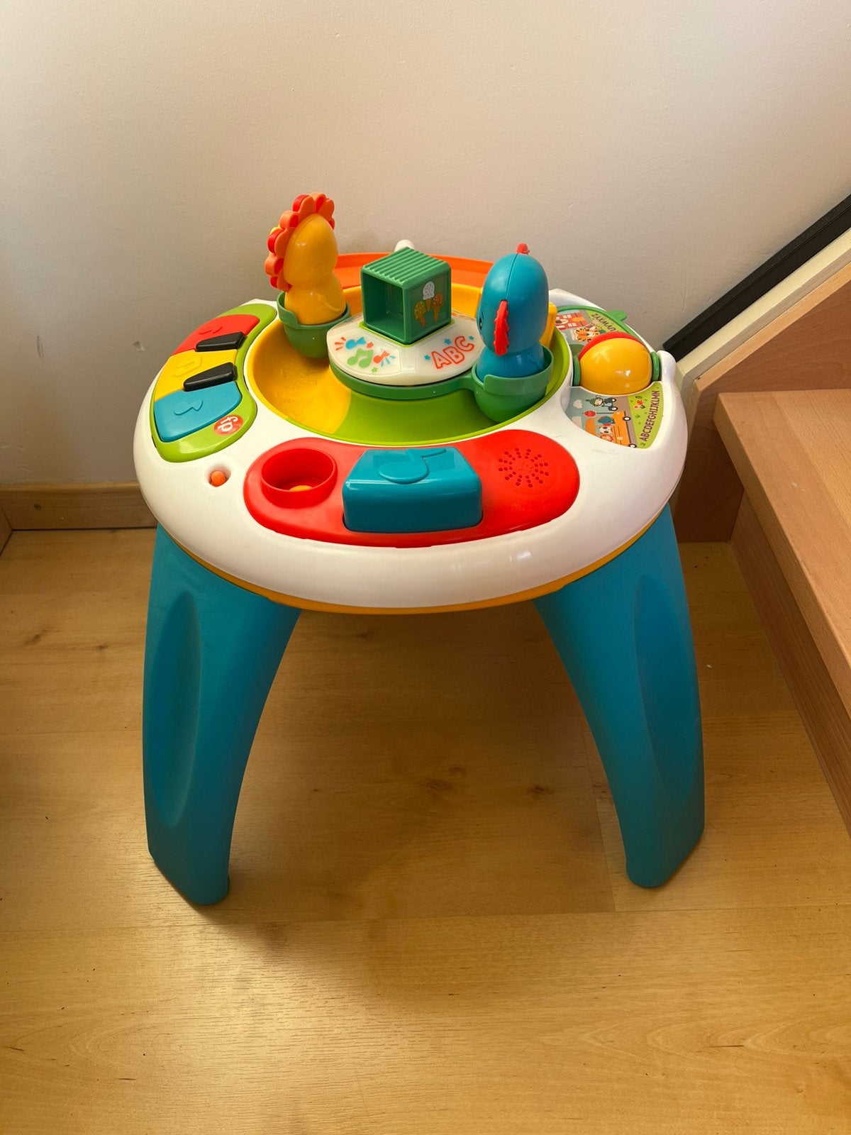Speeltafel voor baby / peuter / kleuter, Kinderen en Baby's, Ophalen of Verzenden, Zo goed als nieuw