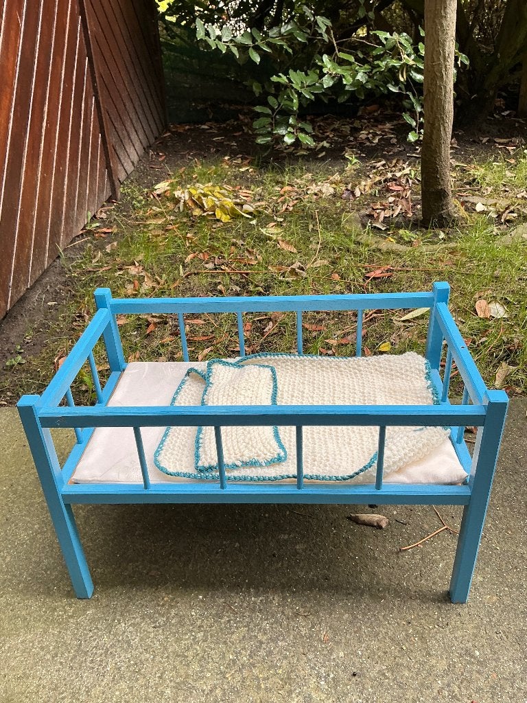 Houten poppenbedje jaren 80, Ophalen, Gebruikt, Jongen of Meisje