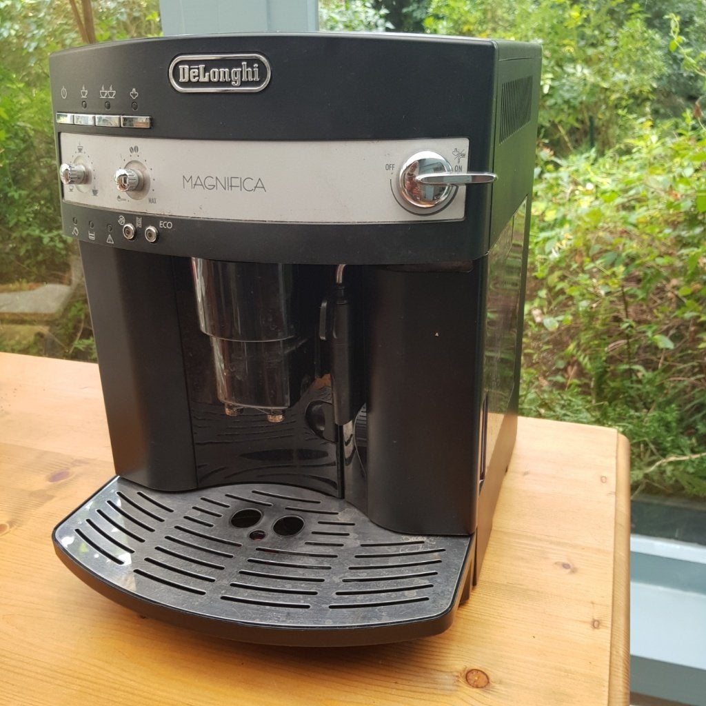 DeLonghi Magnifica Koffieautomaat, Electroménager, Machine à espresso, Réservoir d'eau amovible, Enlèvement, Utilisé