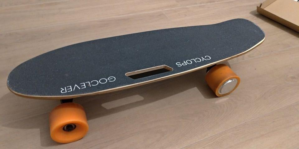 Skateboard électrique non fonctionnel, Sports & Fitness, Skateboard, Comme neuf, Skateboard, Enlèvement