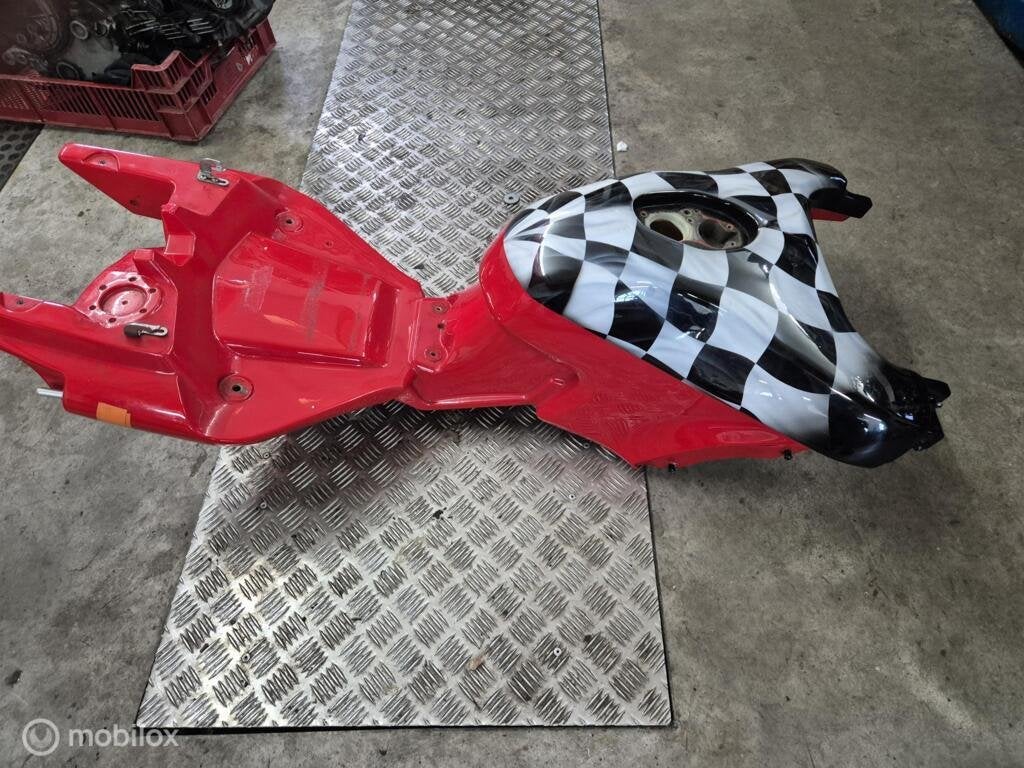 Benzinetank tank brandstoftank performance Multistrada 620, Gebruikt, Factorystore.service@ducati.com, Ophalen of Verzenden, Via Antonio Cavalieri Ducati, 74/5, 74/6, 40132 Bologna BO