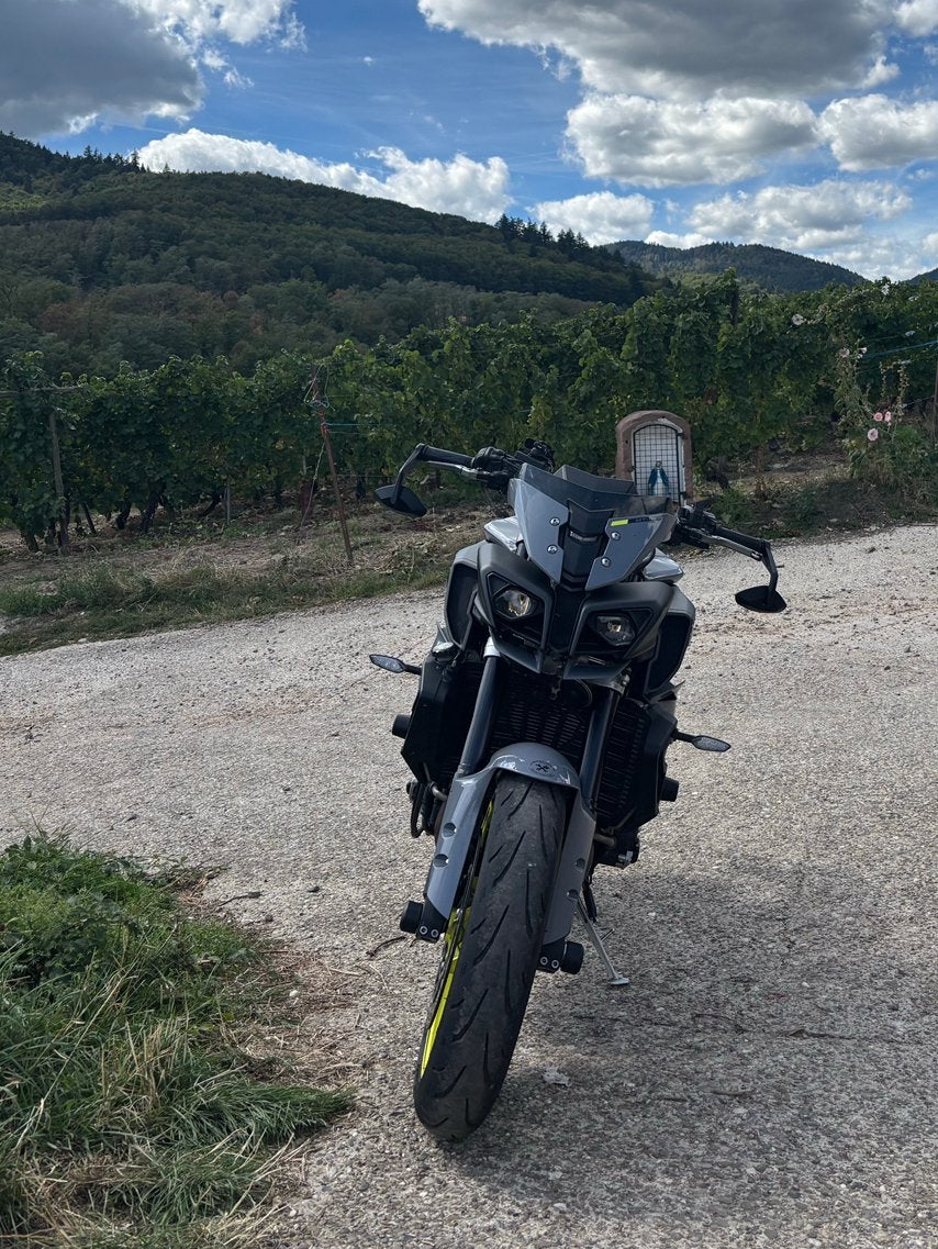 Yamaha MT-10 Akrapovic + linkpipe + onderhoud & nieuwe band, Motoren, Particulier