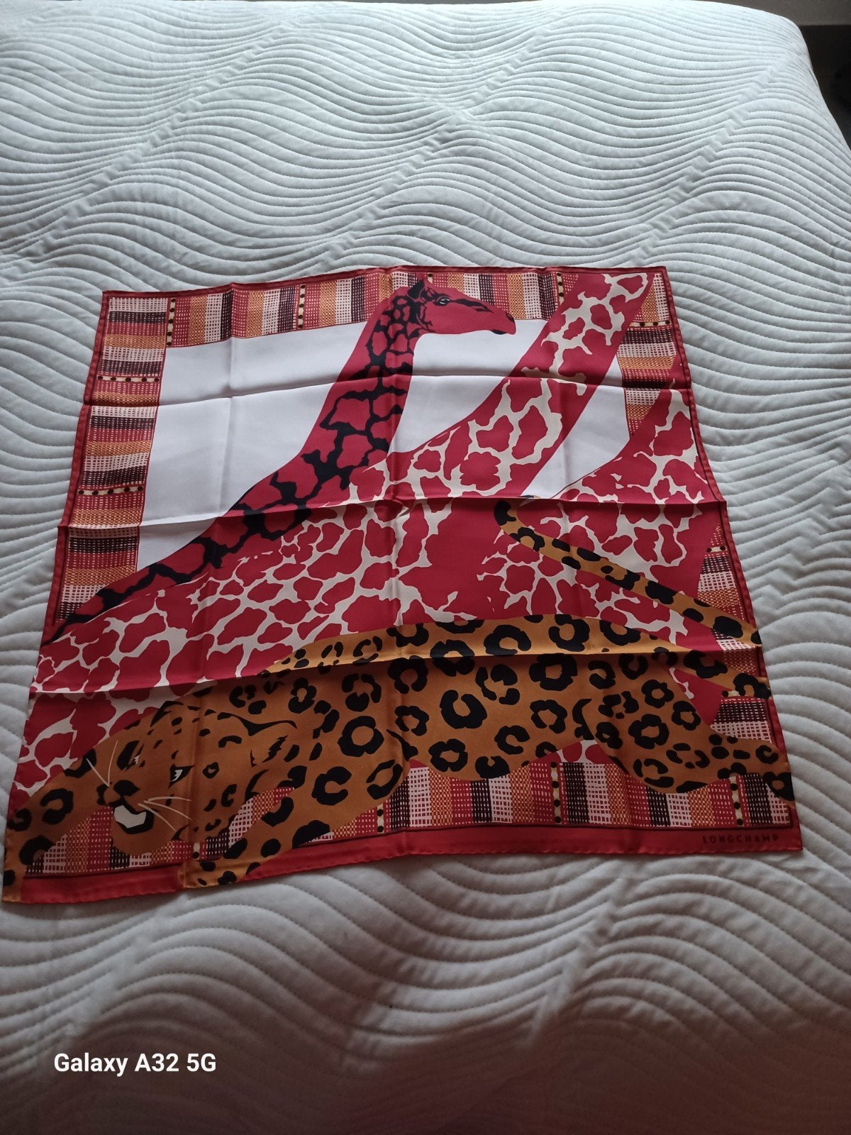 LONGHAMP Foulard 100% soie neuf siglé, Envoi, Rouge