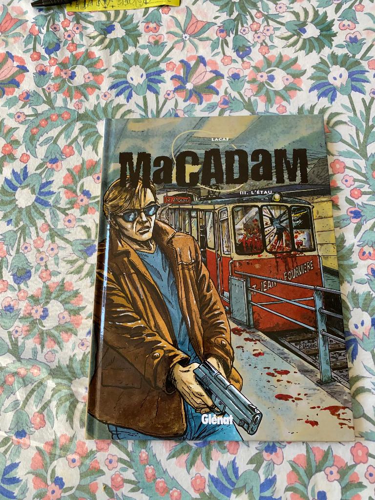 Macadam - 3 - EO, Ophalen of Verzenden, Zo goed als nieuw