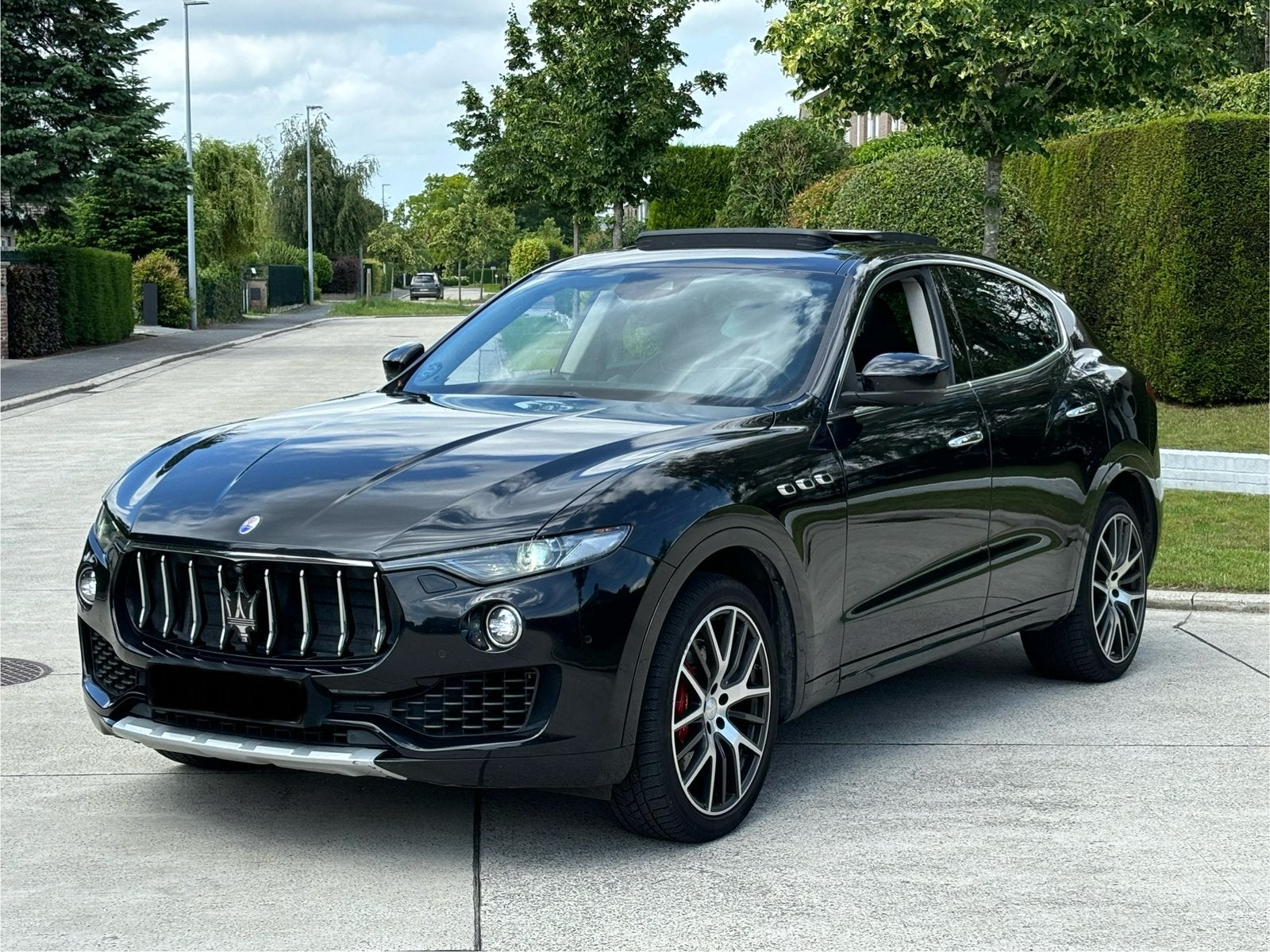 MASERATI LEVANTE 3.0S GRAND SPORT BENZINE 430PK PANO FULL, Automaat, Dealer onderhouden, Zwart, Leder