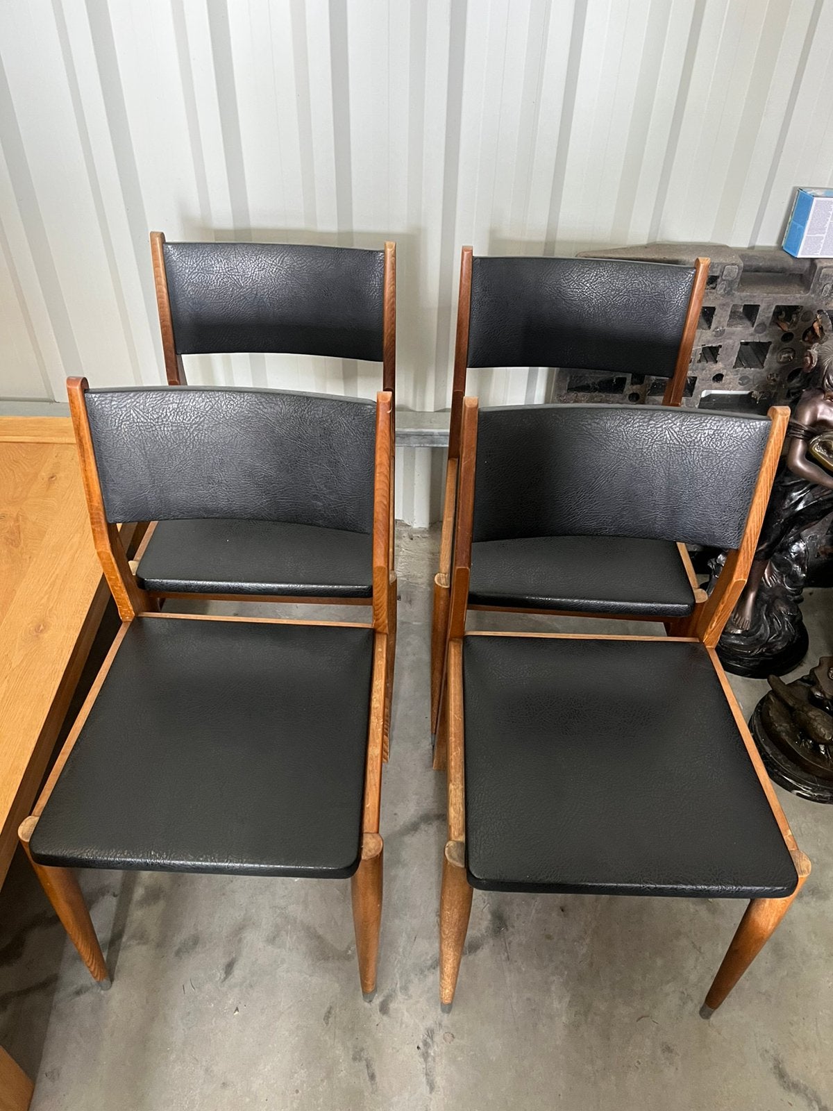 4 vintage stoelen met leer bekleed, Ophalen, Zo goed als nieuw, Leer