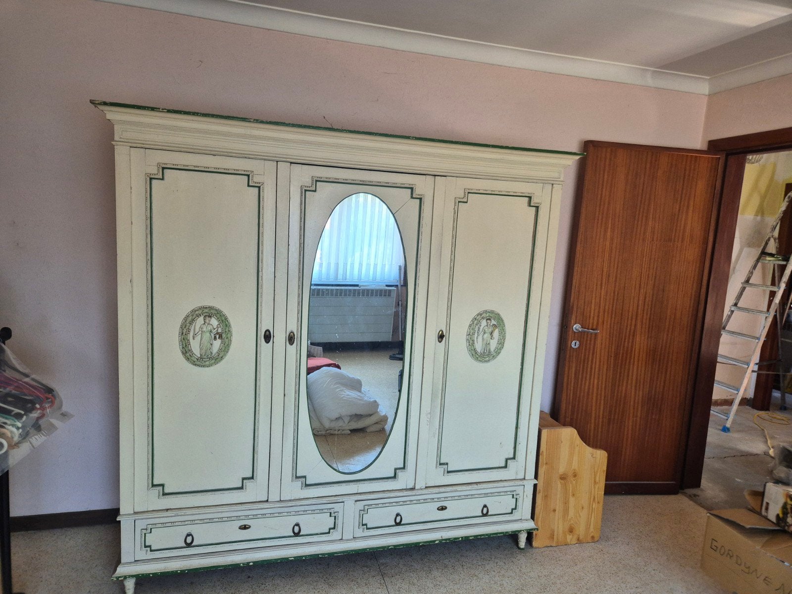 Stevige vintage kledingkast – ideaal om op te knappen! ️, Huis en Inrichting, Ophalen, Gebruikt, 150 tot 200 cm, 150 tot 200 cm