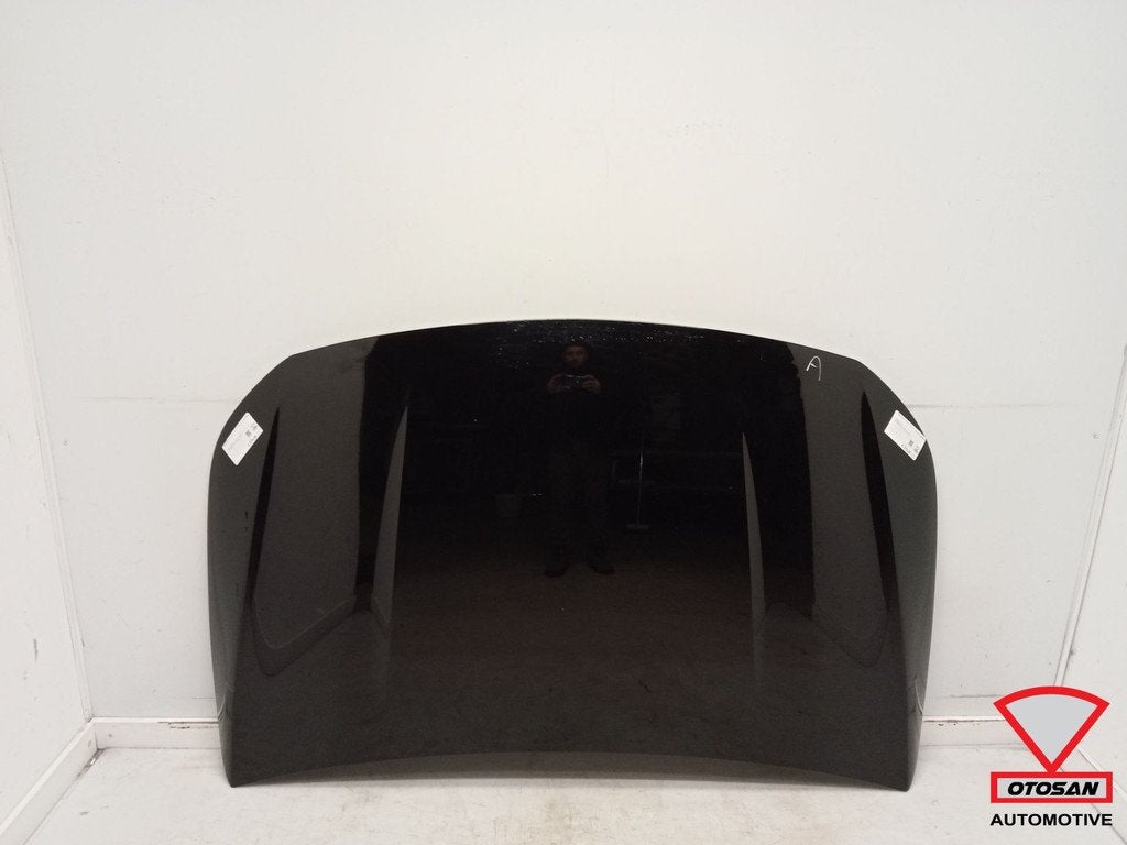 Mercedes CLA Motorkap W117 C117 X117 2013-2018 Origineel, Gebruikt, Mercedes-Benz AG, Mercedes-Benz, Mercedesstrasse 120
70372  Stuttgart, DE