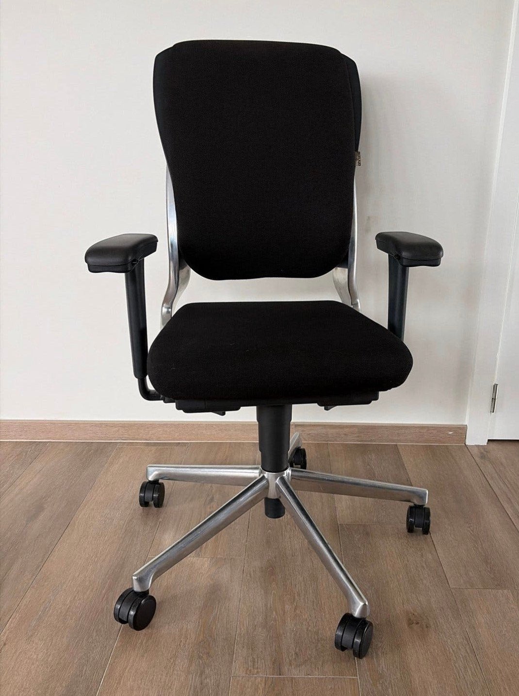 Chaise de bureau Ahrend 230 - Ergonomique et confortable, Comme neuf, Enlèvement, Chaise de bureau, Ergonomique