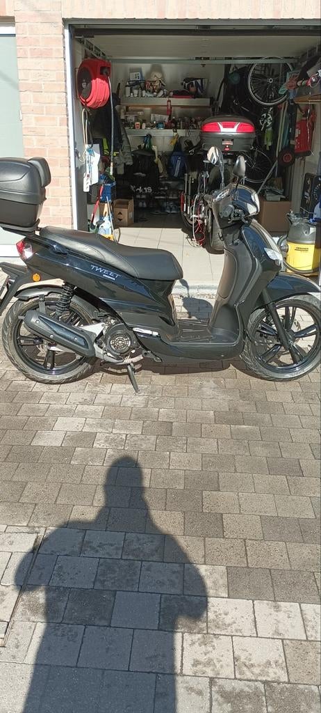 Scoters Peugeot tweet 125 I, Peugeot