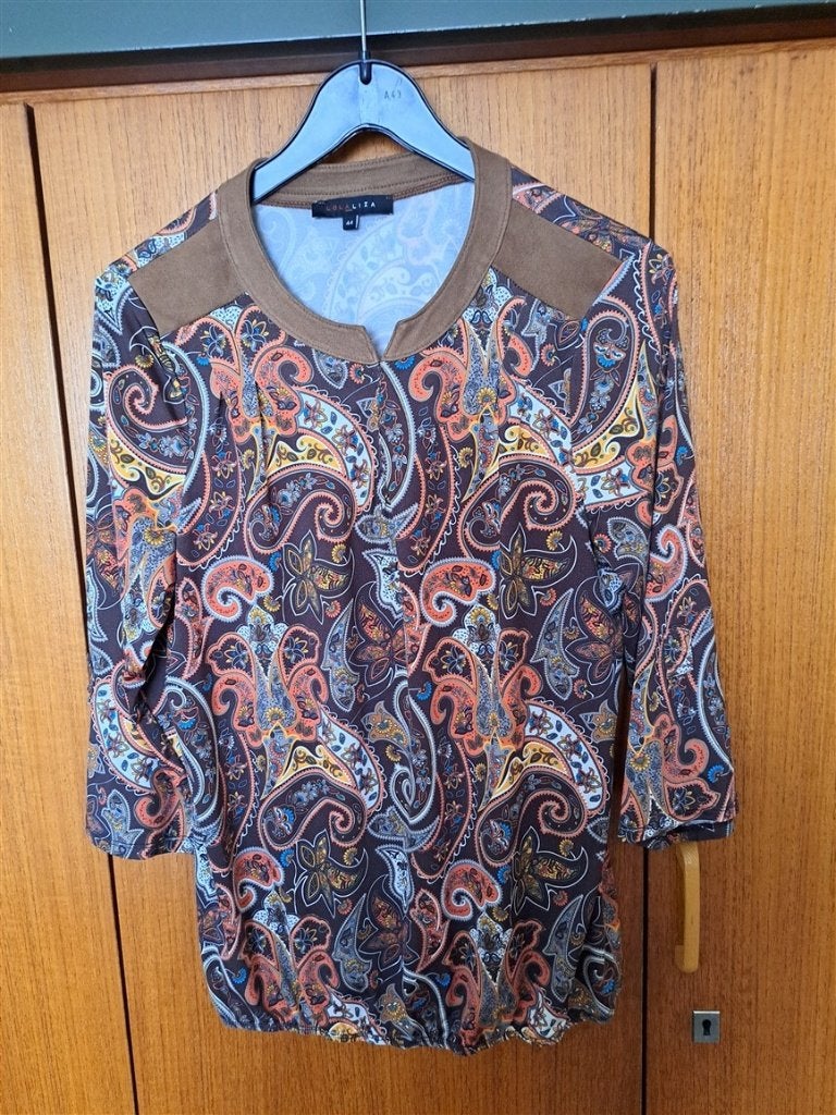 Shirt / blouse met driekwartmouwen bruin maat 44, Bruin, Lola & Liza, Maat 42/44 (L), Ophalen of Verzenden