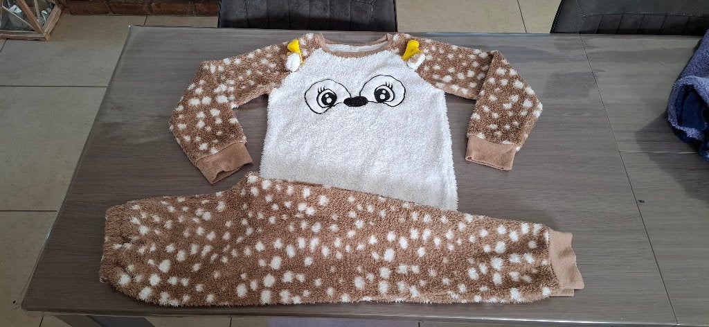 Warme pyjama maat 134/140, Kinderen en Baby's, Ophalen, Gebruikt, Meisje, Nacht- of Onderkleding