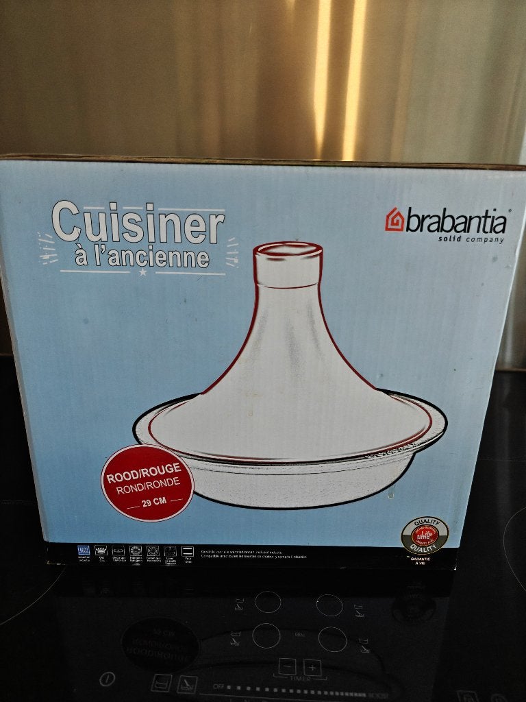 Nieuwe Brabantia Tajine Rood 29cm: 19,5€, Maison & Meubles, Cuisine | Casseroles & Poêles, Neuf, Autres types, Fonte, Plaques à induction