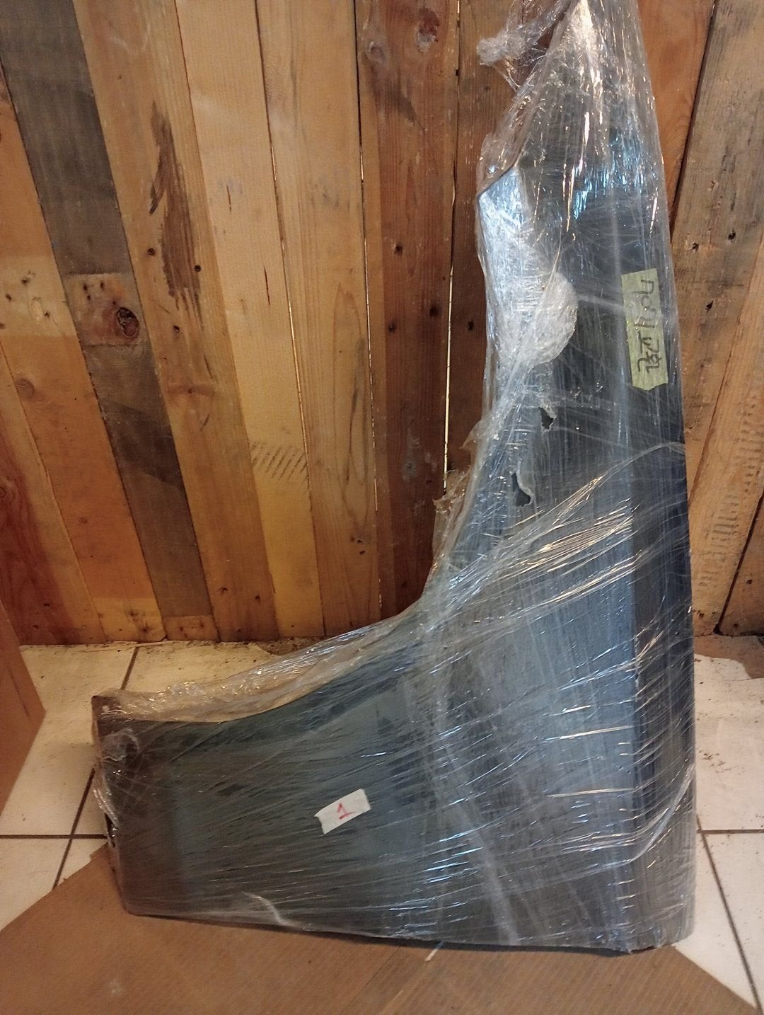 1068715Mercedes Benz CLS W218 Zijscherm Spatscherm Links, Gebruikt, -, Links, Ophalen of Verzenden