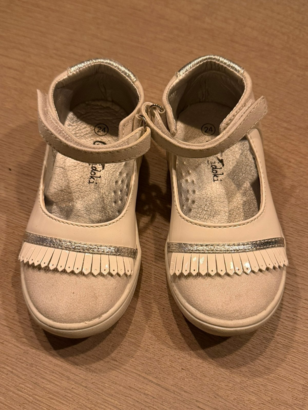 Chaussures pour filles en état neuf (24), Enfants & Bébés, Enlèvement, Comme neuf, Bottines