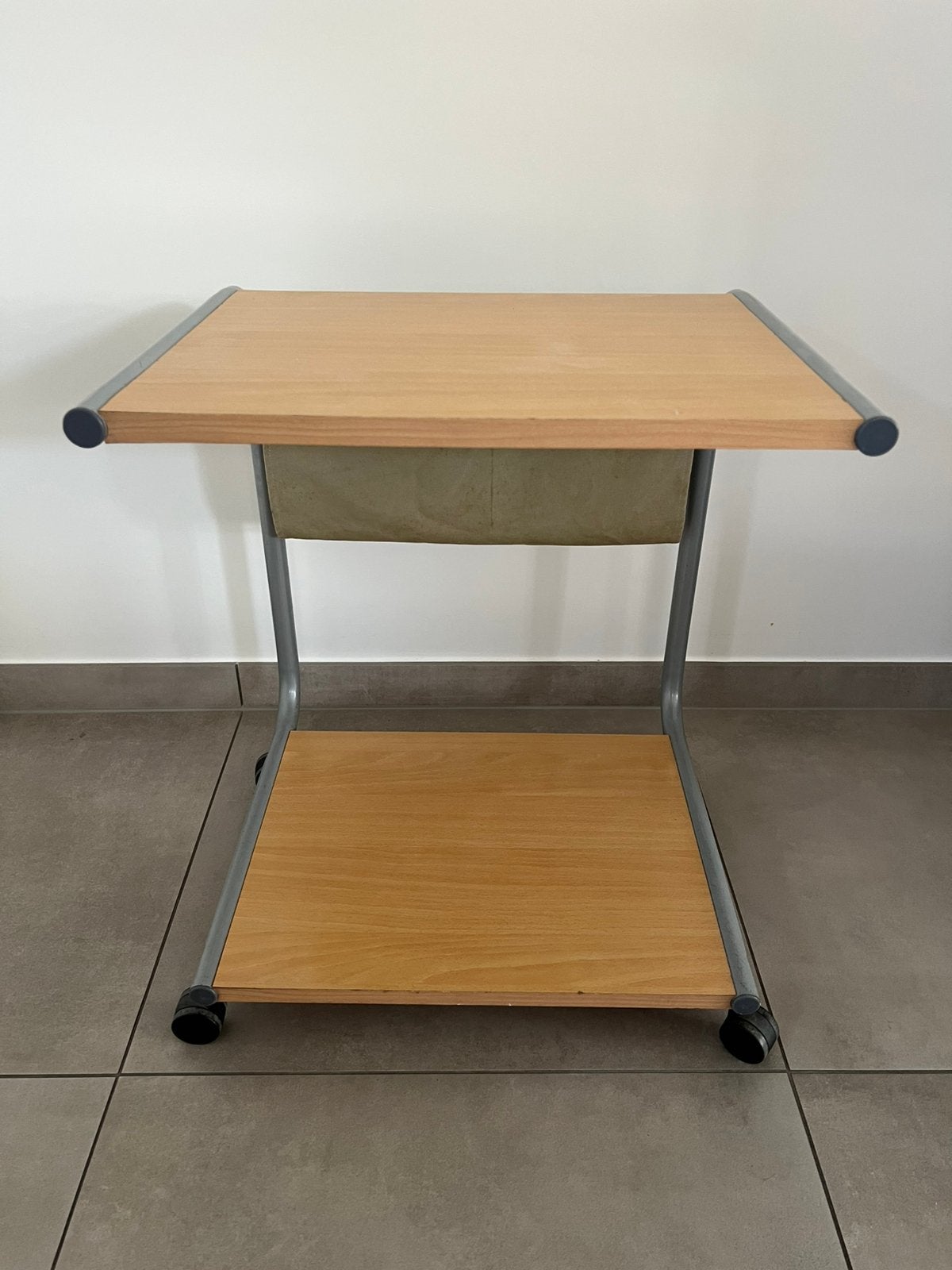 IKEA trolley / bijzettafel op wieltjes – vintage, Huis en Inrichting, Kasten | Computermeubels, Ophalen, Gebruikt, Minder dan 70 cm