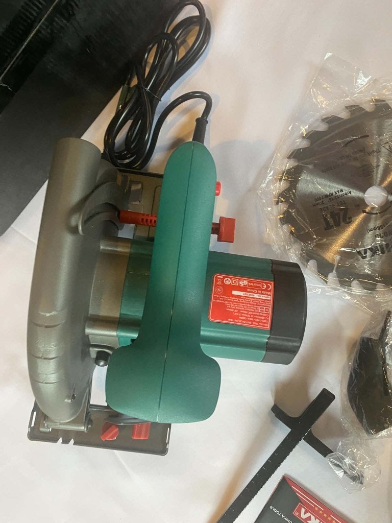 Hychika mini elektrische cirkelzaag met 185 mm laser, Cirkelzaag, Ophalen of Verzenden, Zo goed als nieuw, X