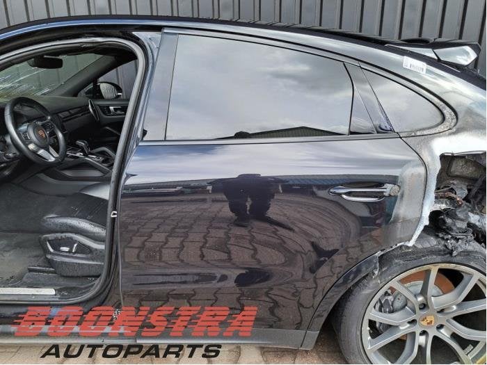 Portier 4Deurs links-achter van een Porsche Cayenne (Cayenne, Auto-onderdelen, Gebruikt, -, Deur, -