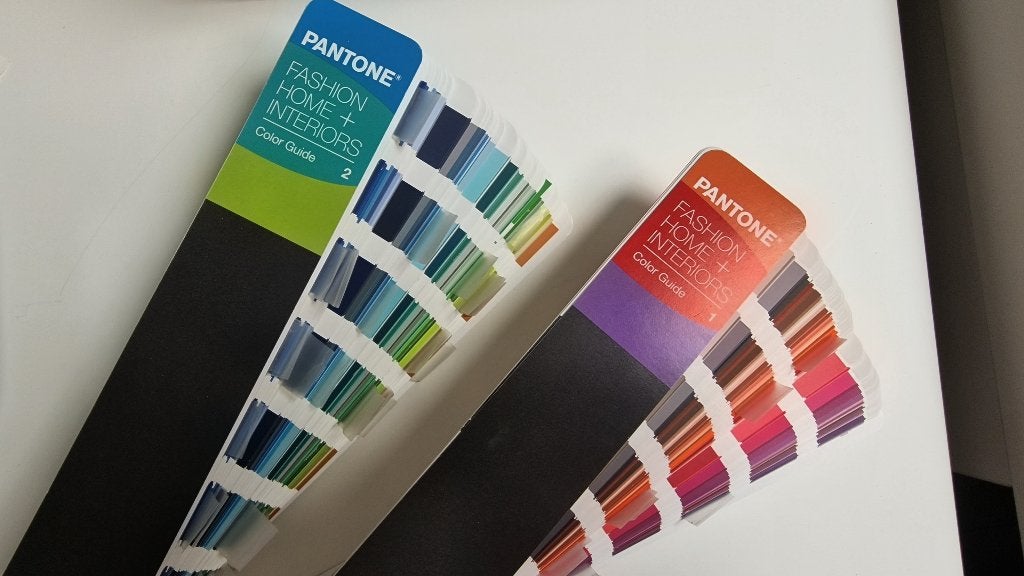 Pantone Fashion, Home + Interiors Color Guide, Hobby en Vrije tijd, Schilderen, Verzenden, Zo goed als nieuw, Waterverf