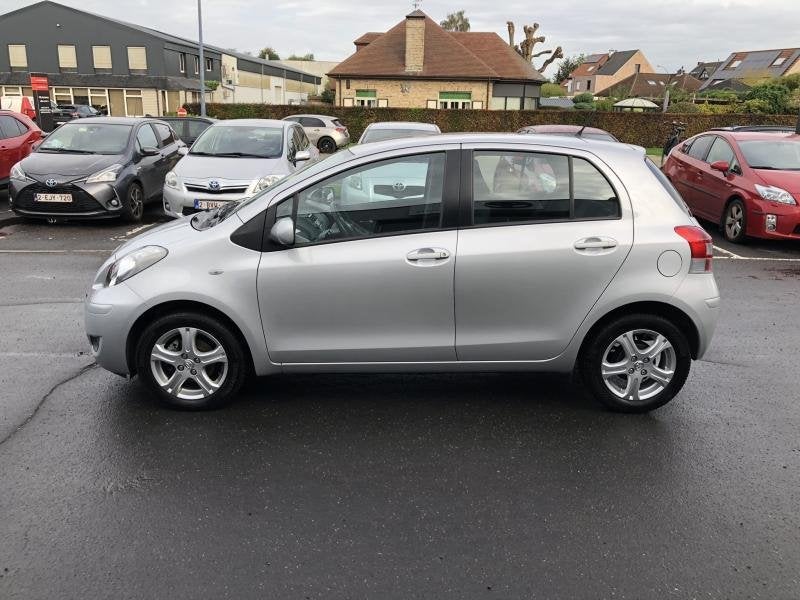 Toyota Yaris Comfort /London, Argent ou Gris, Achat, Entreprise, Boîte manuelle